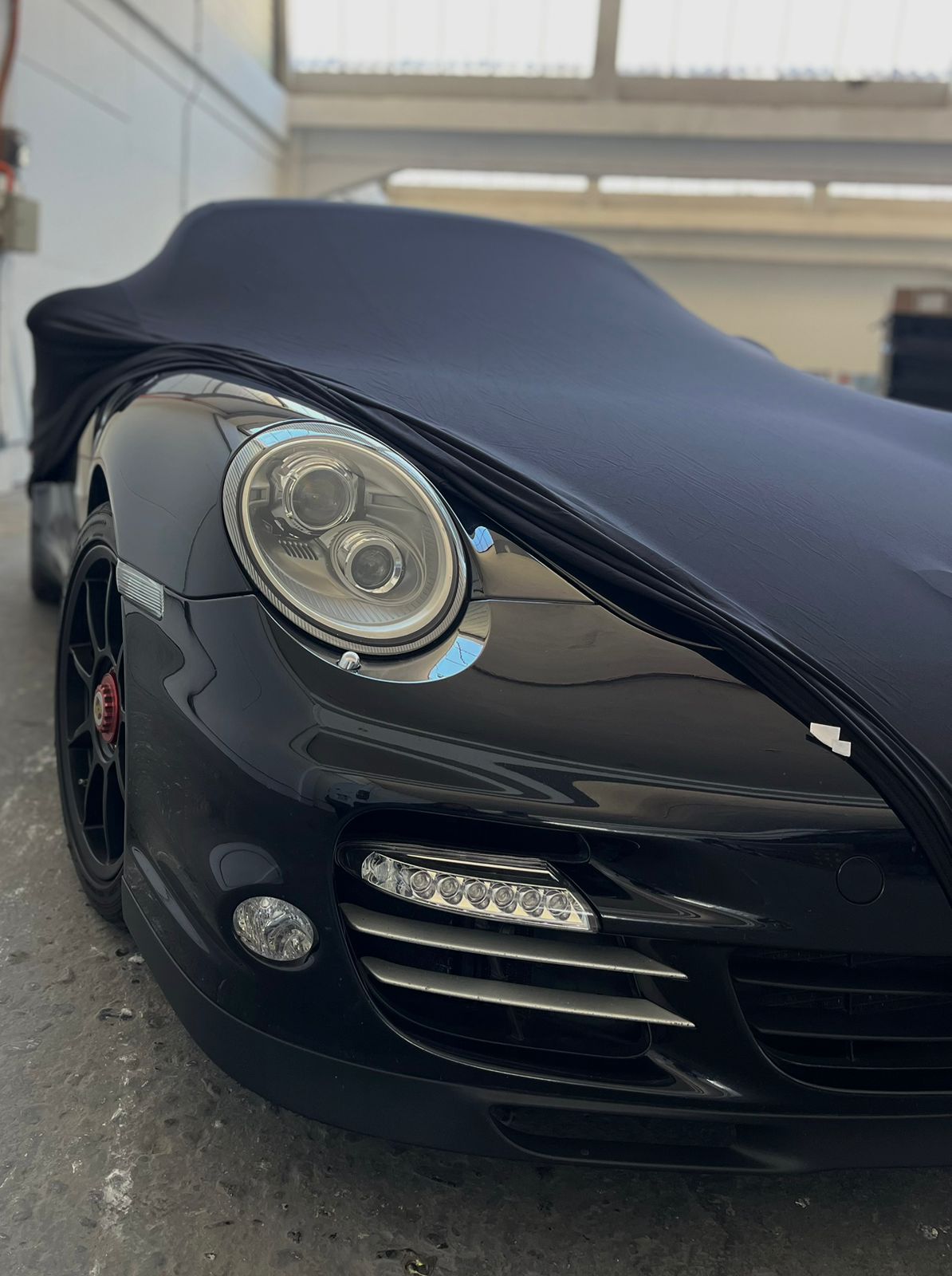 Cubre Autos, Carpa, Funda o Cobertor de autos Interior